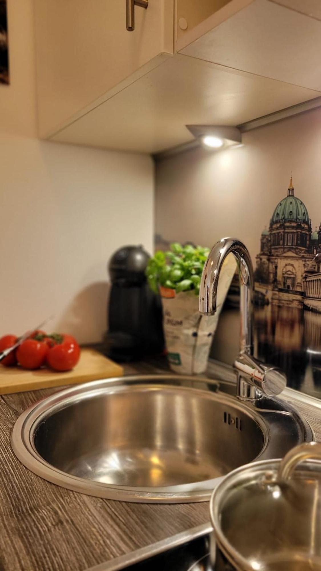 Berlin-Oase - Schnuckelige Ferienwohnung An Der Grenze Zu Berlin Шёнефельд Экстерьер фото